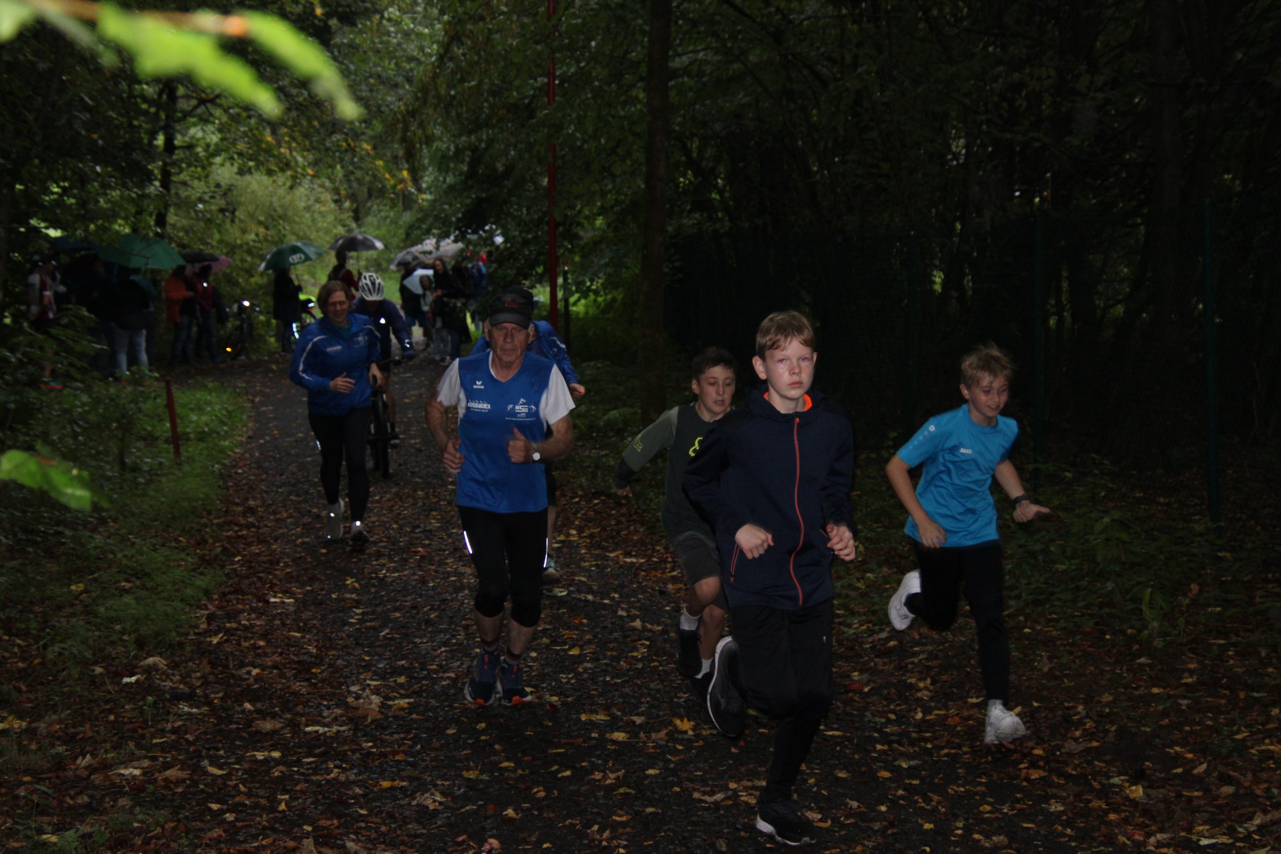 Vereinsduathlon, bei strahlendem Regen durch den Wald!