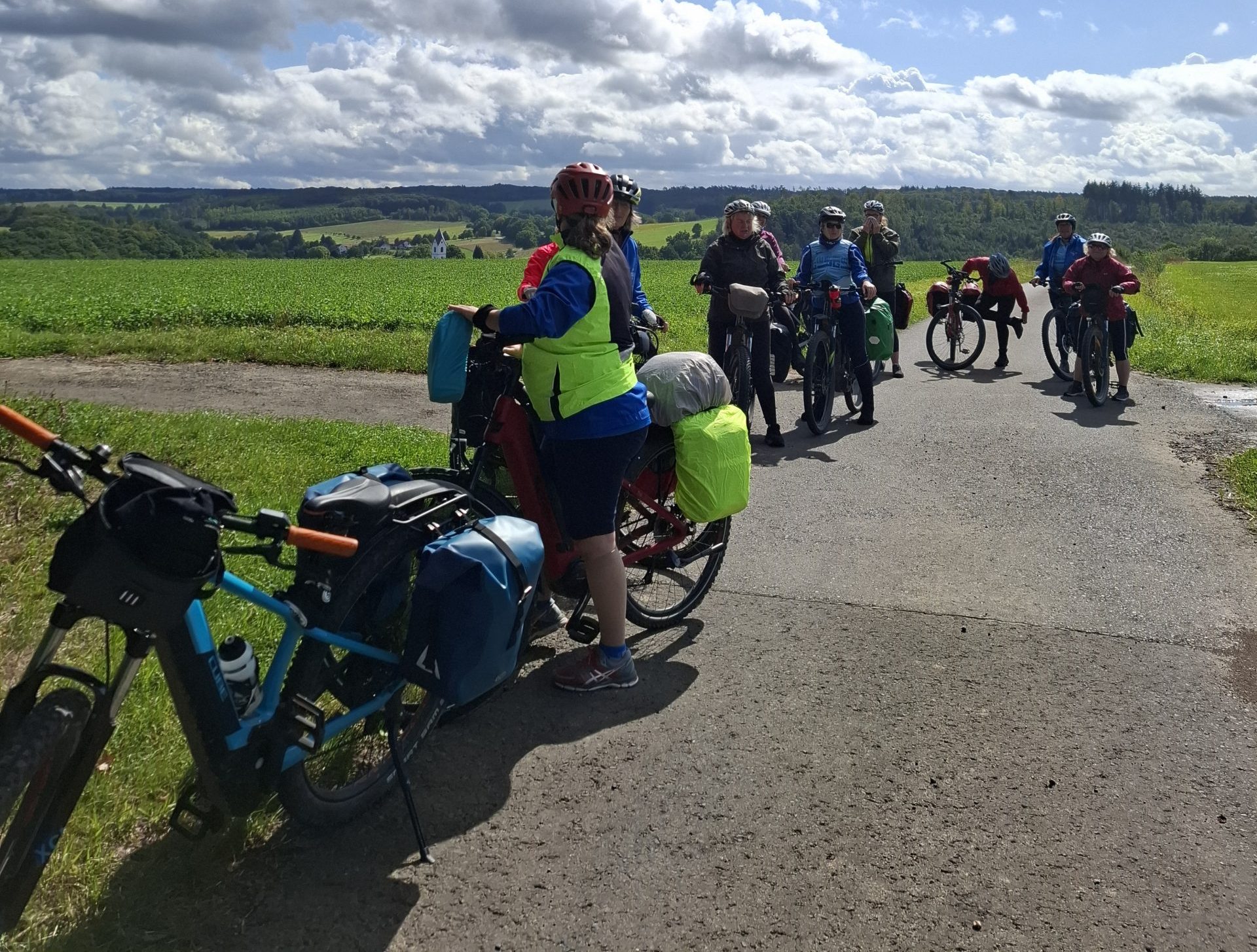 Die Powerfrauen der Wäller Sport Gemeinschaft auf Radtour nach Bad Honnef