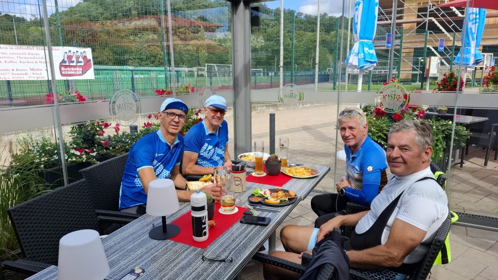 Mittagspause auf dem Weg nach Bad Neuenahr-Ahrweiler